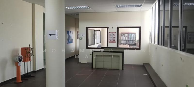 Pejabat untuk Dijual di Taman Chukai Utama (Cukai) - Mohammad Din Majid - Corridor - PropertyGuru.com.my