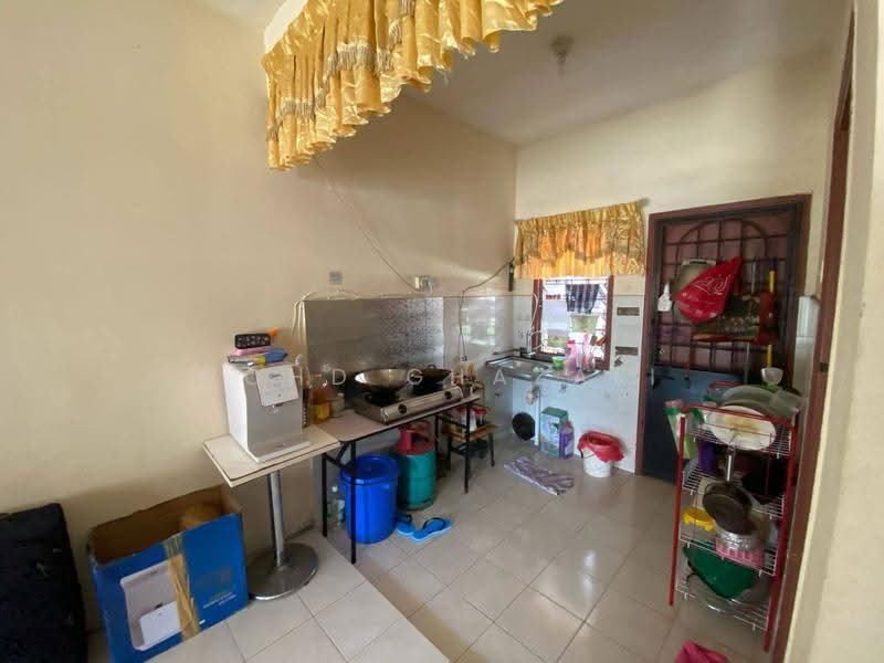 2-storey Terraced House for Sale in Jenjarom (Selangor) - Mohd Ghazali - Kitchen - PropertyGuru.com.my