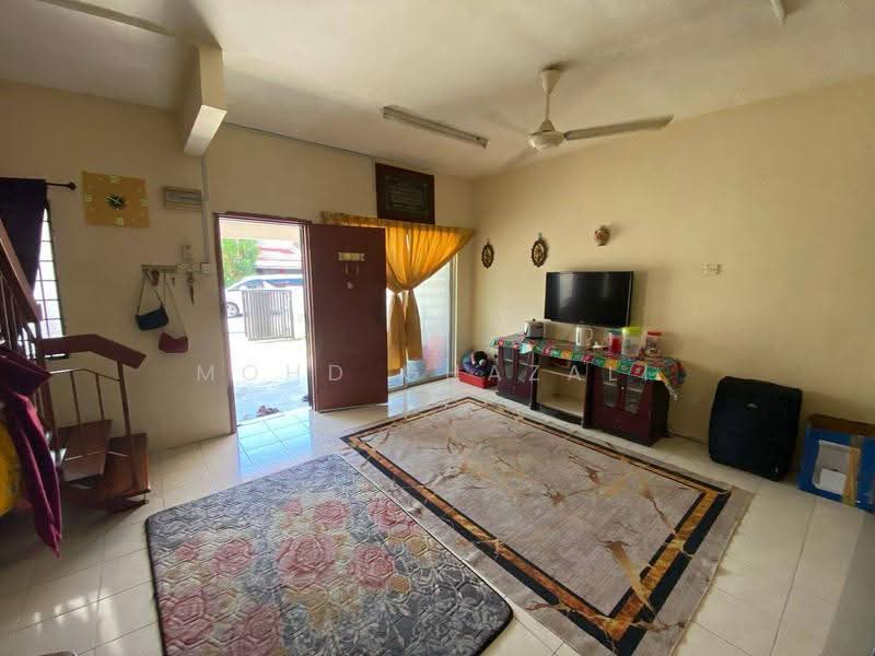 2-storey Terraced House for Sale in Jenjarom (Selangor) - Mohd Ghazali - Living Room - PropertyGuru.com.my