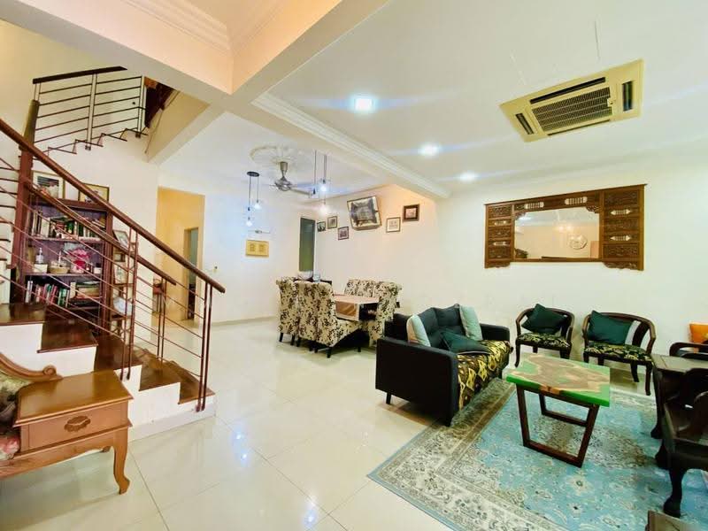 2-storey Terraced House for Sale in Sering Ukay (Ampang) - Ammeer Nadzrai - Living Room - PropertyGuru.com.my