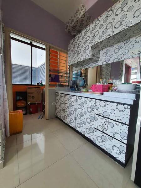 Kediaman Servis untuk Dijual di R&F Princess Cove Phase 1 - Simon Wang - Kitchen - PropertyGuru.com.my