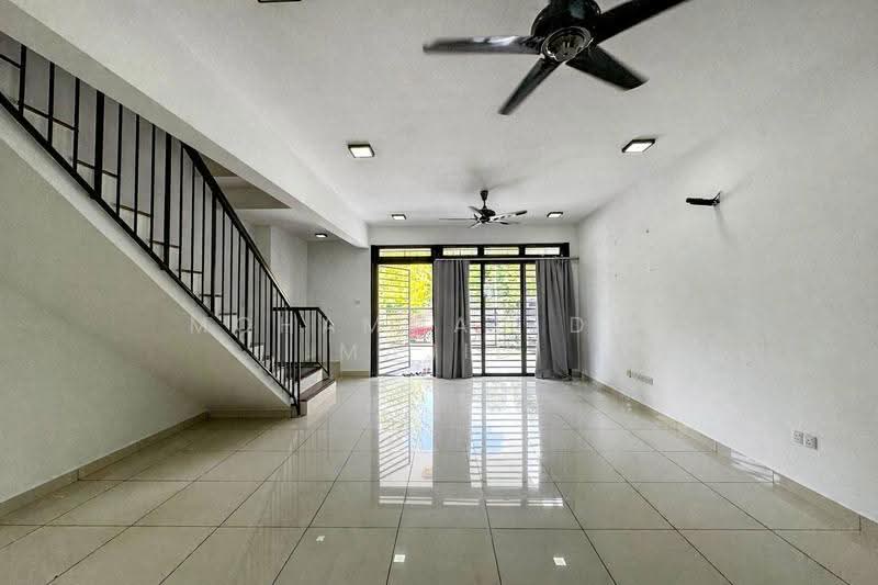 Rumah Teres 2-Tingkat untuk Dijual di Elmina (Shah Alam) - Mohammad Din Majid - Living Room - PropertyGuru.com.my