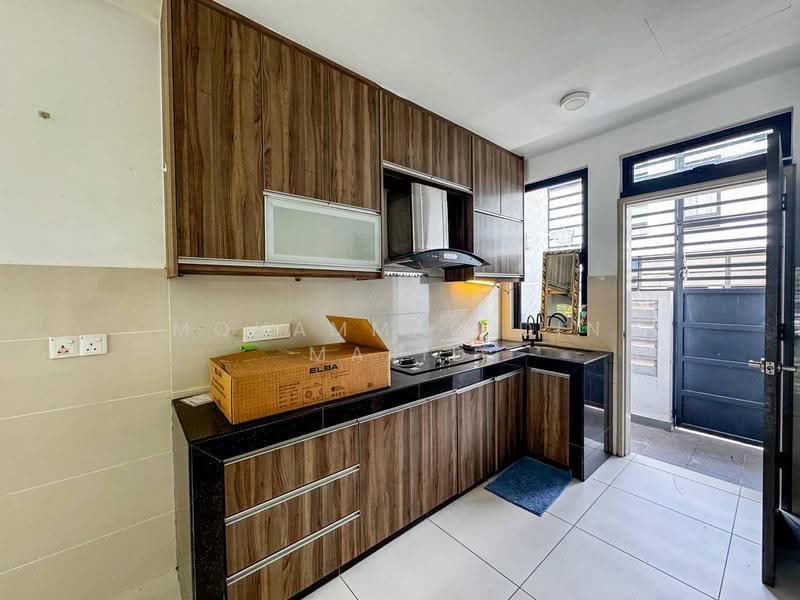 Rumah Teres 2-Tingkat untuk Dijual di Elmina (Shah Alam) - Mohammad Din Majid - Kitchen - PropertyGuru.com.my