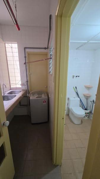 Pangsapuri untuk Disewa di Faber Indah - Angel Lee - Bathroom - PropertyGuru.com.my