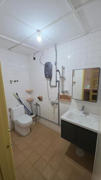 Pangsapuri untuk Disewa di Faber Indah - Angel Lee - Bathroom - PropertyGuru.com.my