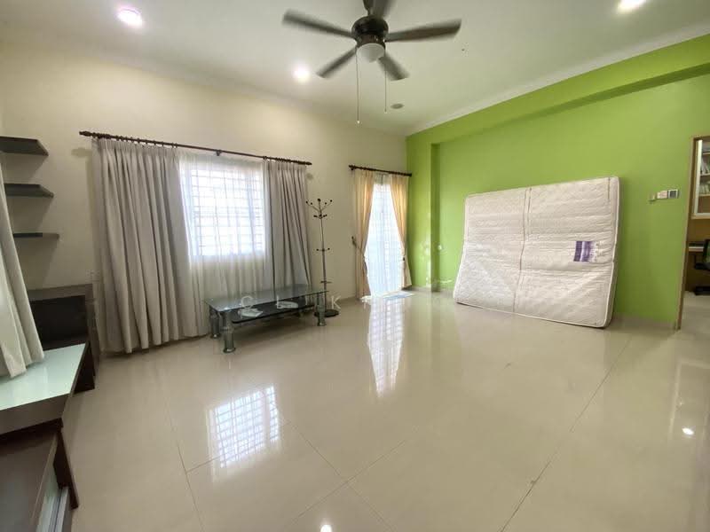 Rumah Berkembar untuk Dijual di Bandar Puteri Puchong (Puchong) - Cl Khoo - Living Room - PropertyGuru.com.my