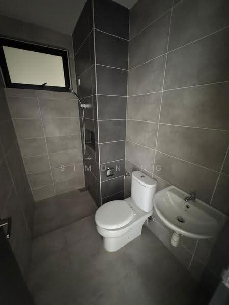 Kediaman Servis untuk Dijual di ASTON ACACIA - Simon Ng - Bathroom - PropertyGuru.com.my