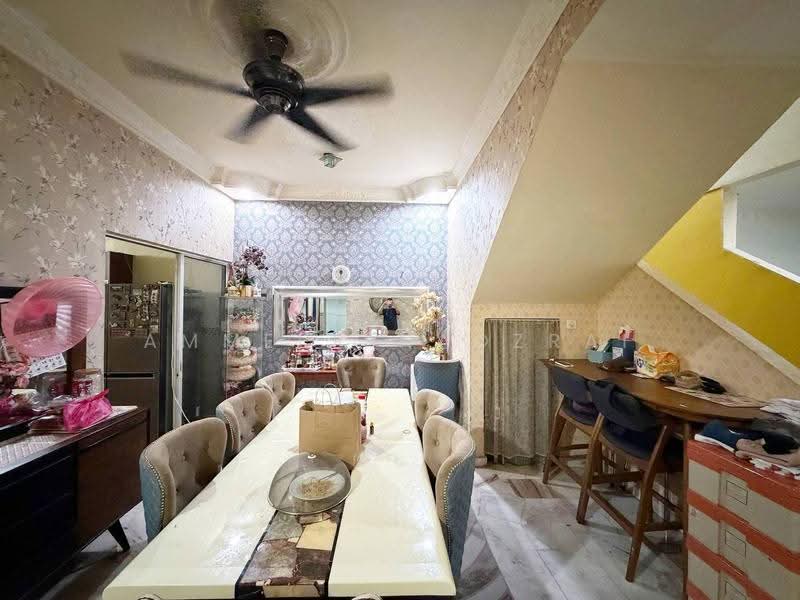 Rumah Teres 2-Tingkat untuk Dijual di Ampang Jaya (Ampang) - Ammeer Nadzrai - Dining Room - PropertyGuru.com.my