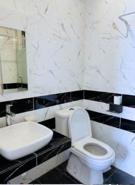Condominium for Sale at QuayWest Residence - Pei Pei Lee - Bathroom - PropertyGuru.com.my