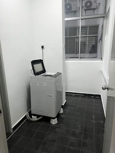 Condominium for Rent at The Golden Triangle Condominium - Ryan Foong - Interior - PropertyGuru.com.my