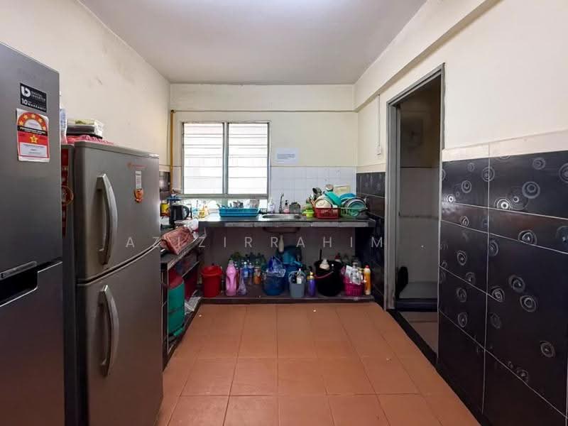 Apartment for Sale at Pangsapuri Putra Harmoni - Azizirrahim . - Kitchen - PropertyGuru.com.my