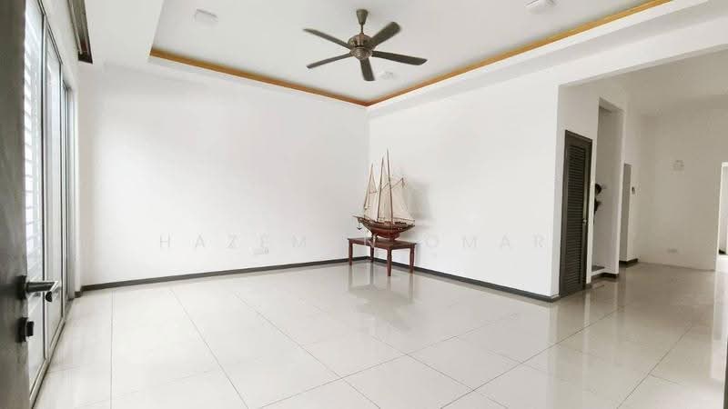 Rumah Teres 2-Tingkat untuk Dijual di Alam Impian (Shah Alam) - Hazeman Omar - Living Room - PropertyGuru.com.my