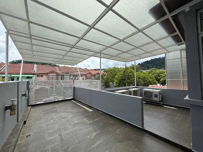 2-storey Terraced House for Sale in Ampang (Selangor) - Ammeer Nadzrai - Balcony - PropertyGuru.com.my