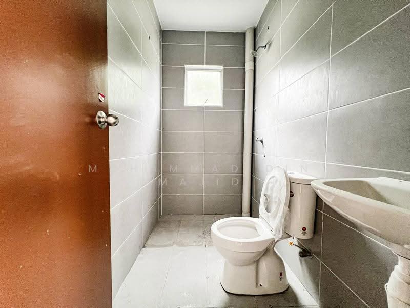 Rumah Berkembar untuk Dijual di Klang (Selangor) - Mohammad Din Majid - Bathroom - PropertyGuru.com.my