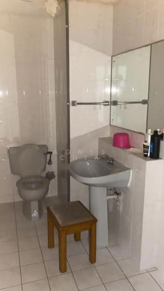 Condominium for Rent at D' Mayang Condominium - Agnes Chia - Bathroom - PropertyGuru.com.my