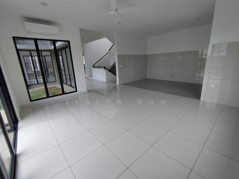 Rumah Berkembar untuk Dijual di Symphony Hills (Cyberjaya) - Jeslyn Goh - Living Room - PropertyGuru.com.my