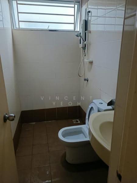 Kondominium untuk Dijual di Platinum Hill PV 2 - Vincent Yeoh - Bathroom - PropertyGuru.com.my