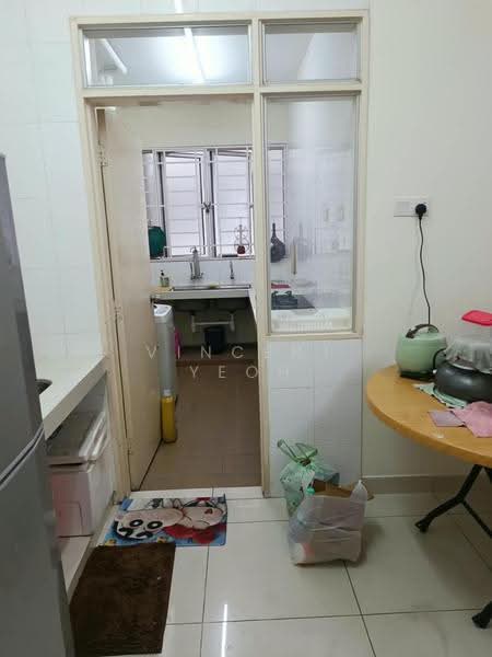 Kondominium untuk Dijual di Platinum Hill PV 2 - Vincent Yeoh - Kitchen - PropertyGuru.com.my