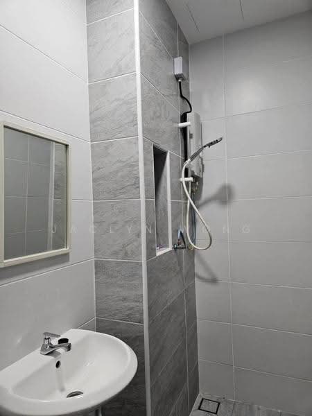 Kediaman Servis untuk Disewa di Molek Regency - Jaclyn Wong - Bathroom - PropertyGuru.com.my