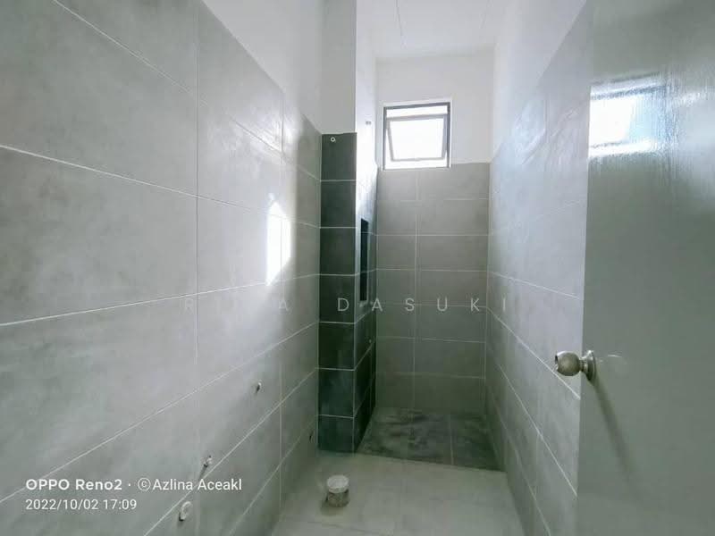 Semi-Detached House for Sale in Batu Pahat (Johor) - Rina Dasuki - Bathroom - PropertyGuru.com.my
