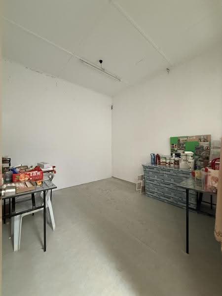 Shop for Rent in Taman Gembira (Jalan Klang Lama (Old Klang Road)) - Angel Lee - Interior - PropertyGuru.com.my