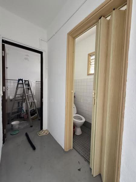 Shop for Rent in Taman Gembira (Jalan Klang Lama (Old Klang Road)) - Angel Lee - Bathroom - PropertyGuru.com.my