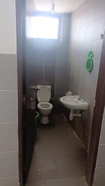 Shop / Office untuk Disewa di Alam Impian (Shah Alam) - Jay Yong - Bathroom - PropertyGuru.com.my