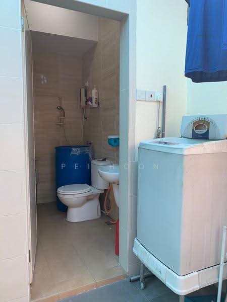 Link Bungalow for Sale in Jelutong (Penang) - Pei Hoon - Bathroom - PropertyGuru.com.my