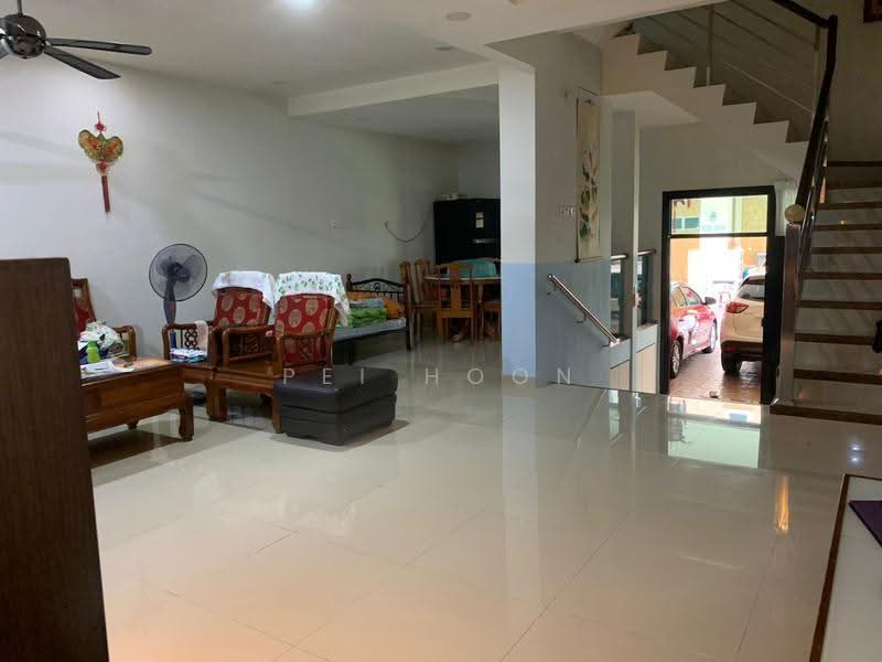 Link Bungalow for Sale in Jelutong (Penang) - Pei Hoon - Living Room - PropertyGuru.com.my