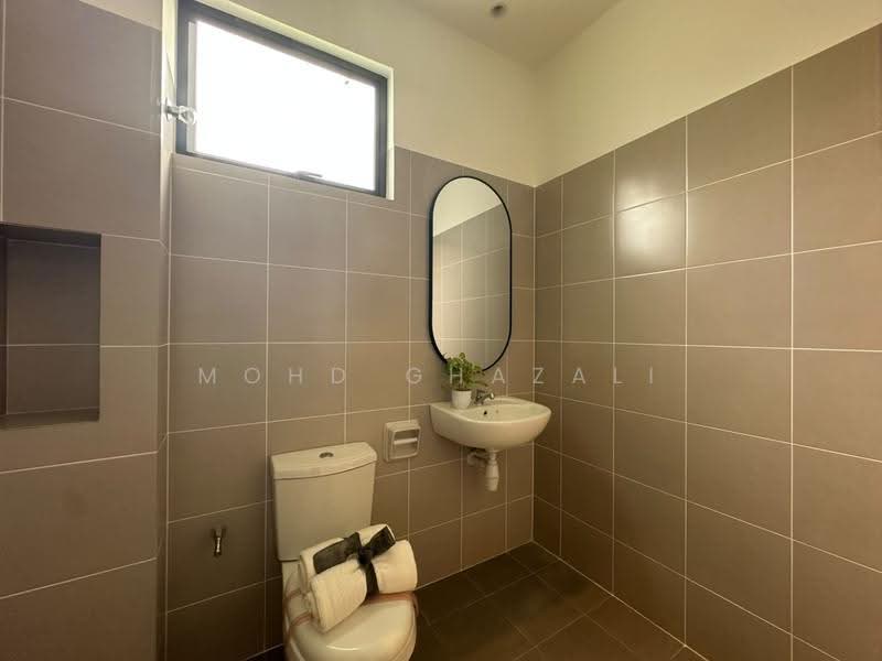 Rumah Teres 2-Tingkat untuk Dijual di Bandar Puncak Alam (Puncak Alam) - Mohd Ghazali - Bathroom - PropertyGuru.com.my
