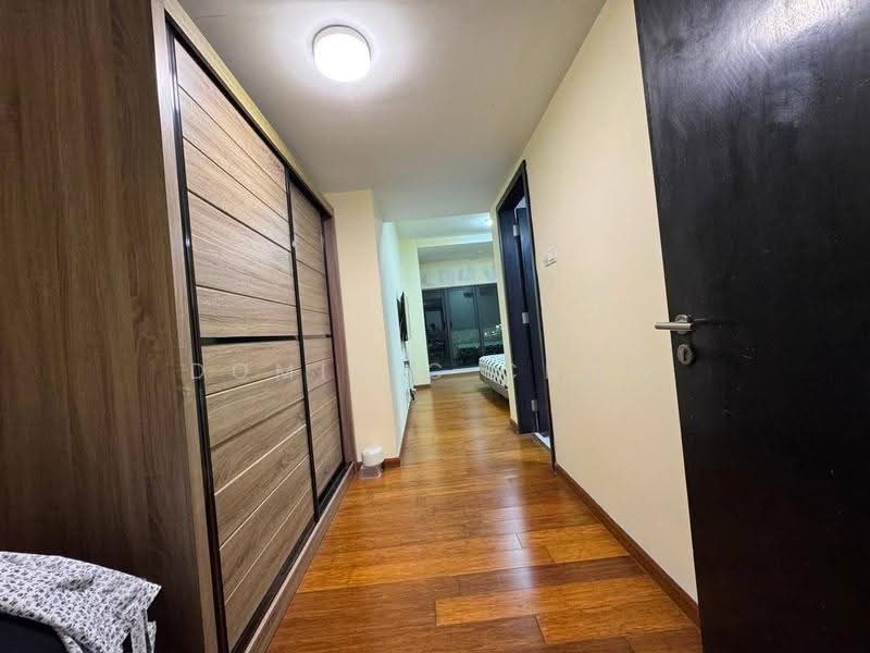 Pangsapuri untuk Disewa di Molek Pine 4 - Dominic Chow - Corridor - PropertyGuru.com.my