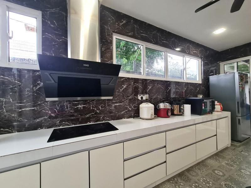 Bungalow House for Sale in Taman Damai Utama (Bandar Kinrara) - Venice Chong - Kitchen - PropertyGuru.com.my