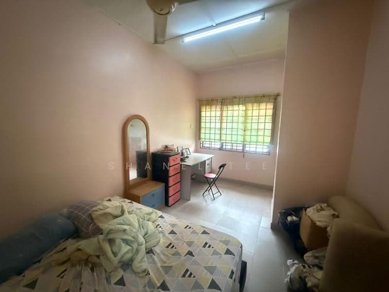 Rumah Teres 2-Tingkat untuk Dijual di Kluang (Johor) - Shanel Tee - Bedroom - PropertyGuru.com.my