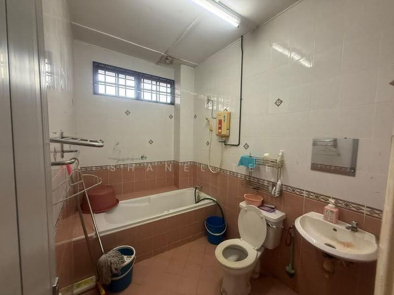 Rumah Teres 2-Tingkat untuk Dijual di Kluang (Johor) - Shanel Tee - Bathroom - PropertyGuru.com.my