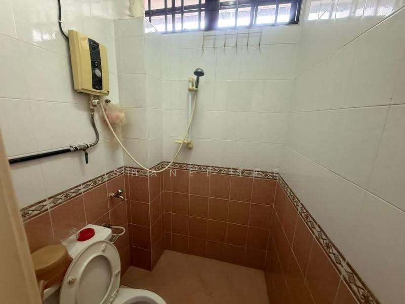 Rumah Teres 2-Tingkat untuk Dijual di Kluang (Johor) - Shanel Tee - Bathroom - PropertyGuru.com.my