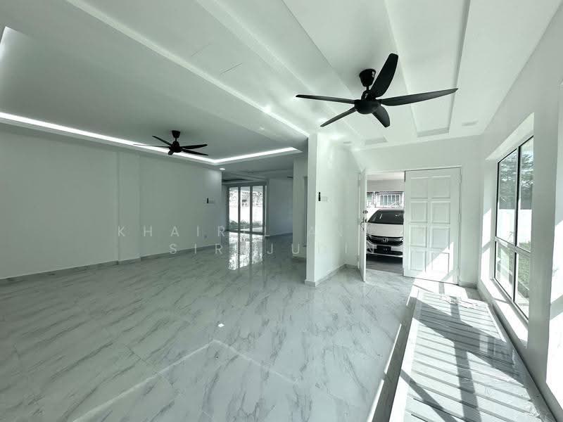 Bungalow House untuk Dijual di Seksyen 3 (Shah Alam) - Khairil Anwar Sirajudin - Living Room - PropertyGuru.com.my
