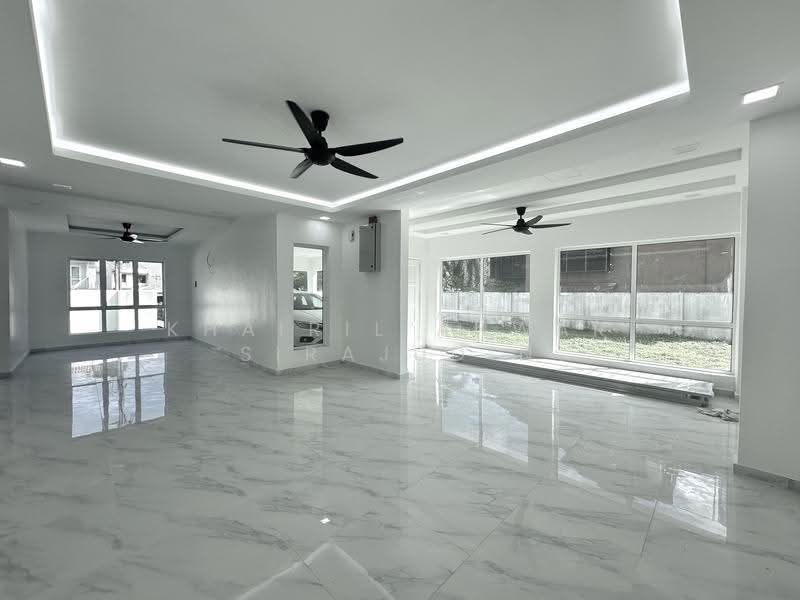 Bungalow House untuk Dijual di Seksyen 3 (Shah Alam) - Khairil Anwar Sirajudin - Living Room - PropertyGuru.com.my