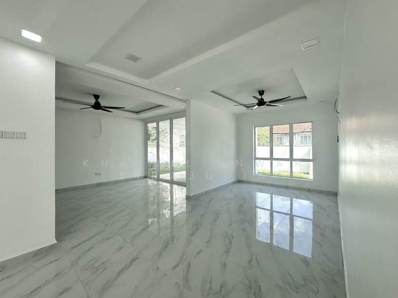 Bungalow House untuk Dijual di Seksyen 3 (Shah Alam) - Khairil Anwar Sirajudin - Living Room - PropertyGuru.com.my