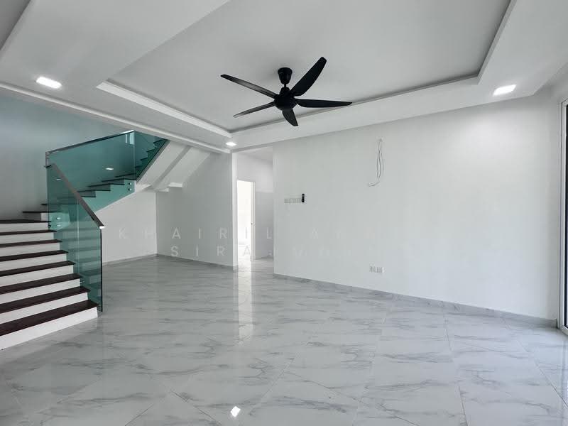 Bungalow House untuk Dijual di Seksyen 3 (Shah Alam) - Khairil Anwar Sirajudin - Living Room - PropertyGuru.com.my