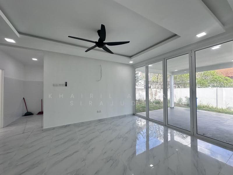 Bungalow House untuk Dijual di Seksyen 3 (Shah Alam) - Khairil Anwar Sirajudin - Living Room - PropertyGuru.com.my