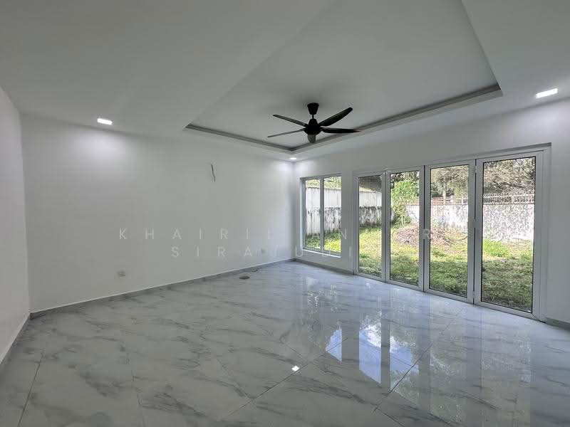Bungalow House untuk Dijual di Seksyen 3 (Shah Alam) - Khairil Anwar Sirajudin - Living Room - PropertyGuru.com.my