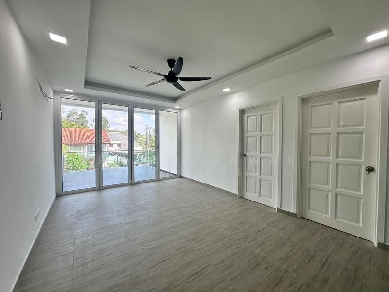Bungalow House untuk Dijual di Seksyen 3 (Shah Alam) - Khairil Anwar Sirajudin - Balcony - PropertyGuru.com.my
