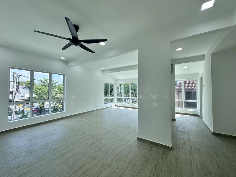 Bungalow House untuk Dijual di Seksyen 3 (Shah Alam) - Khairil Anwar Sirajudin - Living Room - PropertyGuru.com.my