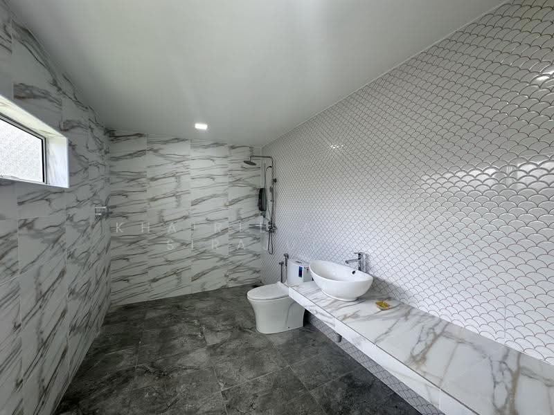Bungalow House untuk Dijual di Seksyen 3 (Shah Alam) - Khairil Anwar Sirajudin - Bathroom - PropertyGuru.com.my