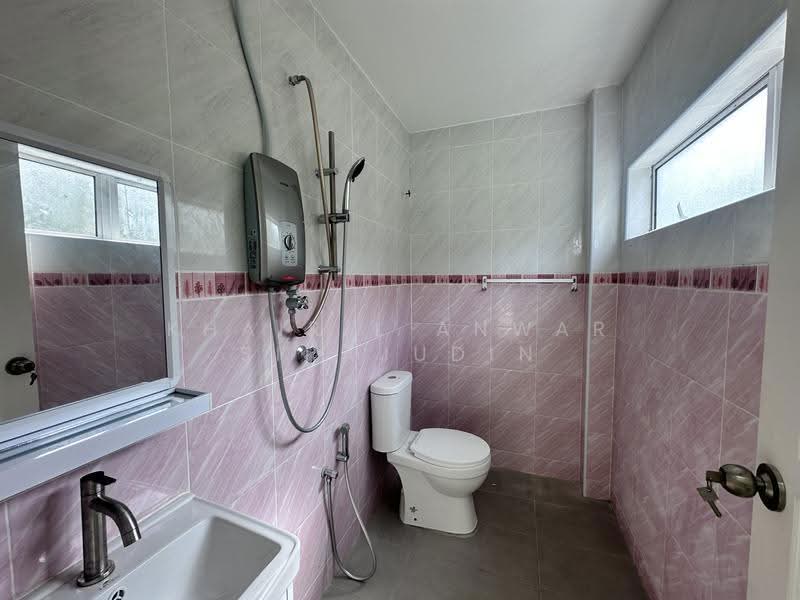 Bungalow House untuk Dijual di Seksyen 3 (Shah Alam) - Khairil Anwar Sirajudin - Bathroom - PropertyGuru.com.my