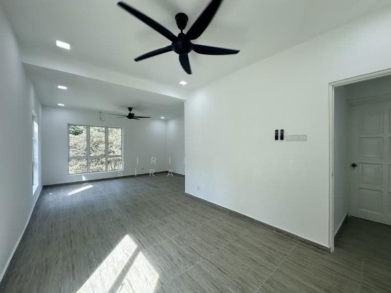 Bungalow House untuk Dijual di Seksyen 3 (Shah Alam) - Khairil Anwar Sirajudin - Living Room - PropertyGuru.com.my