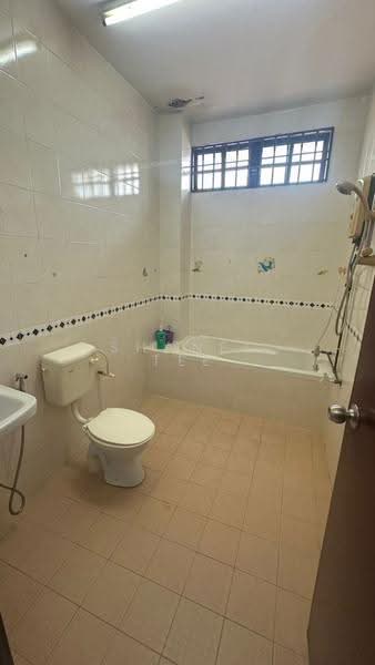Rumah Teres 2-Tingkat untuk Dijual di Kluang (Johor) - Shanel Tee - Bathroom - PropertyGuru.com.my