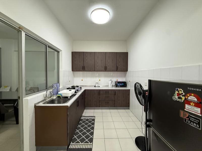Kondominium untuk Disewa di Putra Place Condominium - Jovin Pang - Kitchen - PropertyGuru.com.my