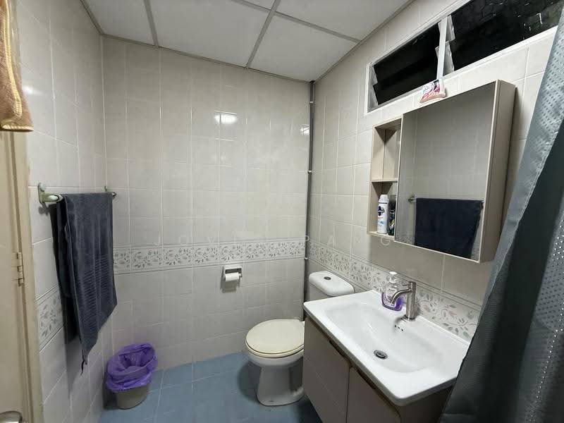 Kondominium untuk Disewa di Putra Place Condominium - Jovin Pang - Bathroom - PropertyGuru.com.my