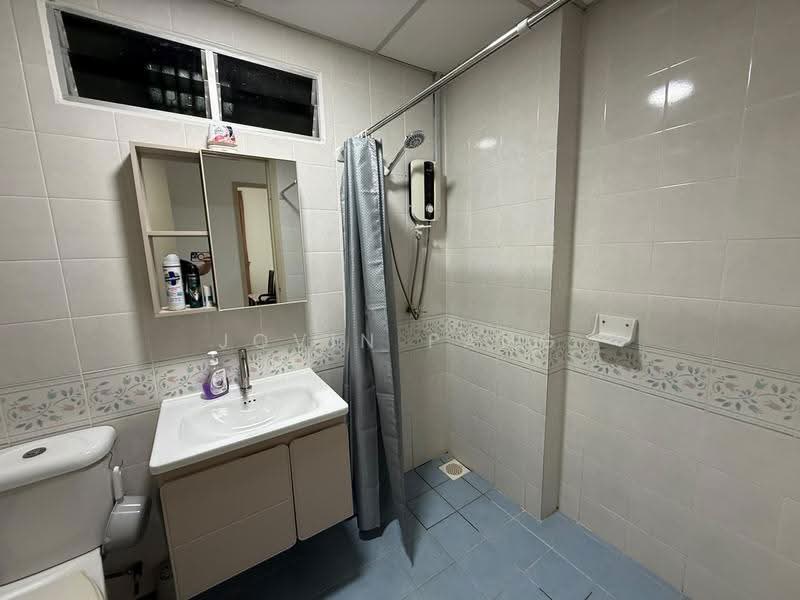 Kondominium untuk Disewa di Putra Place Condominium - Jovin Pang - Bathroom - PropertyGuru.com.my